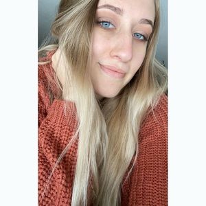 Meet your Posher, Courtney